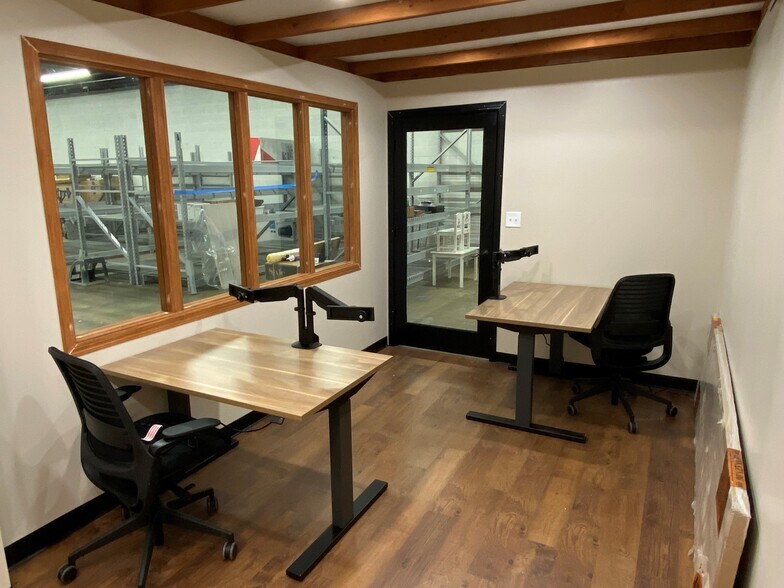 More Photos Of 1104 Lunt Ave, Schaumburg Industrial For Lease