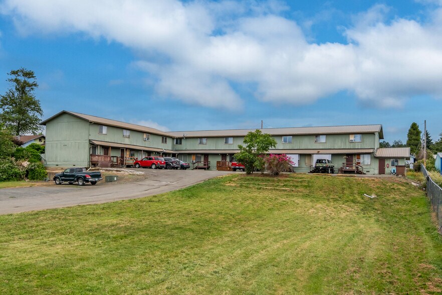 Primary Photo Of 275 NW Rose St, Winston Apartments For Sale