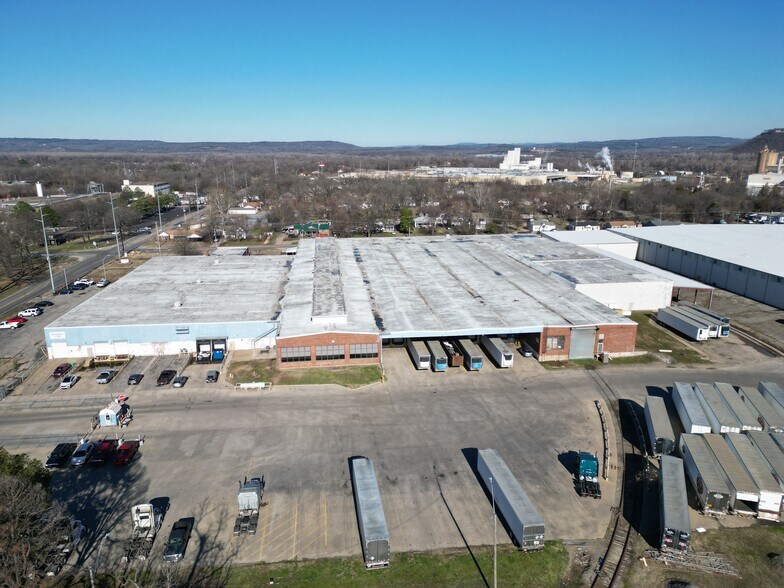 More Photos Of 4601 Newlon Rd, Fort Smith Distribution For Lease
