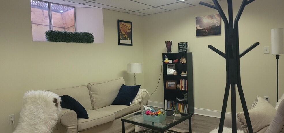 More Photos Of 10 S Clinton St, Doylestown Office For Lease