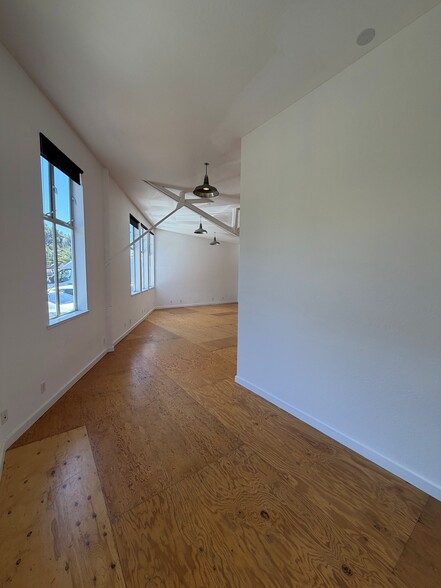 More Photos Of 12-14 E Sir Francis Drake Blvd, Larkspur Unknown For Lease