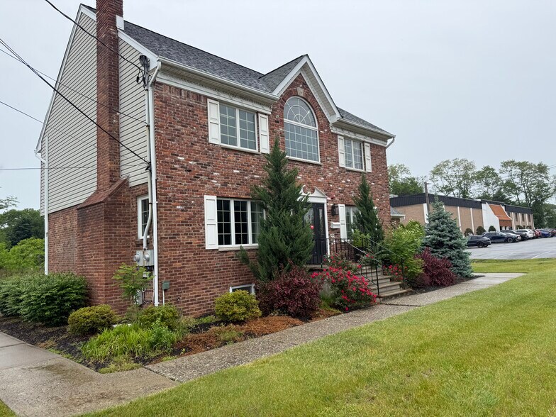 Primary Photo Of 363 State Rt 23, Pompton Plains Office For Lease