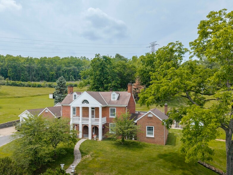 More Photos Of 610 New Hope Rd, Staunton Specialty For Sale