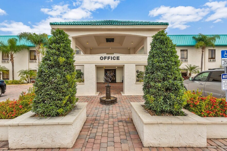 More Photos Of 2200 US Highway 441 SE, Okeechobee Hotel For Sale