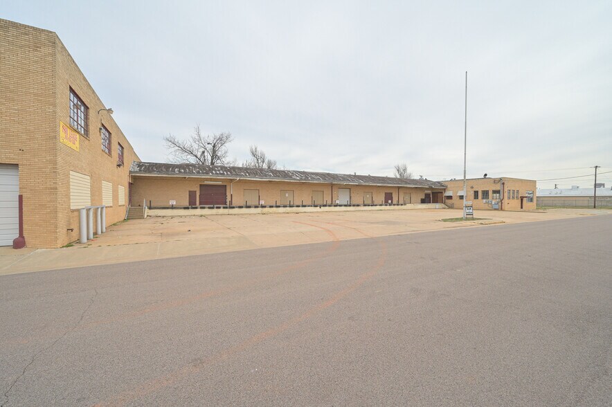 More Photos Of 1701 NW 5th St, Oklahoma City Warehouse For Sale
