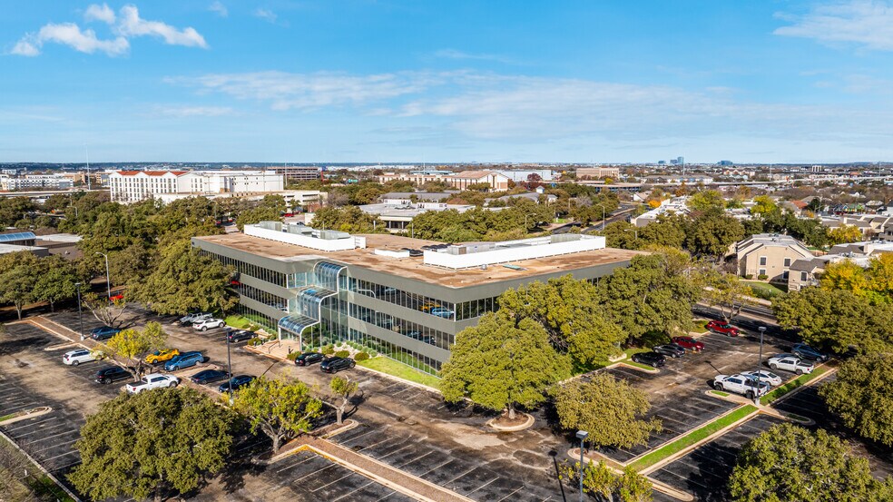 More Photos Of 1033 La Posada Dr, Austin Office For Lease