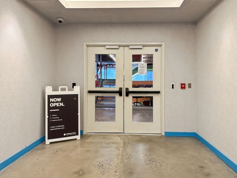 More Photos Of 128 S Tryon St, Charlotte Coworking Space