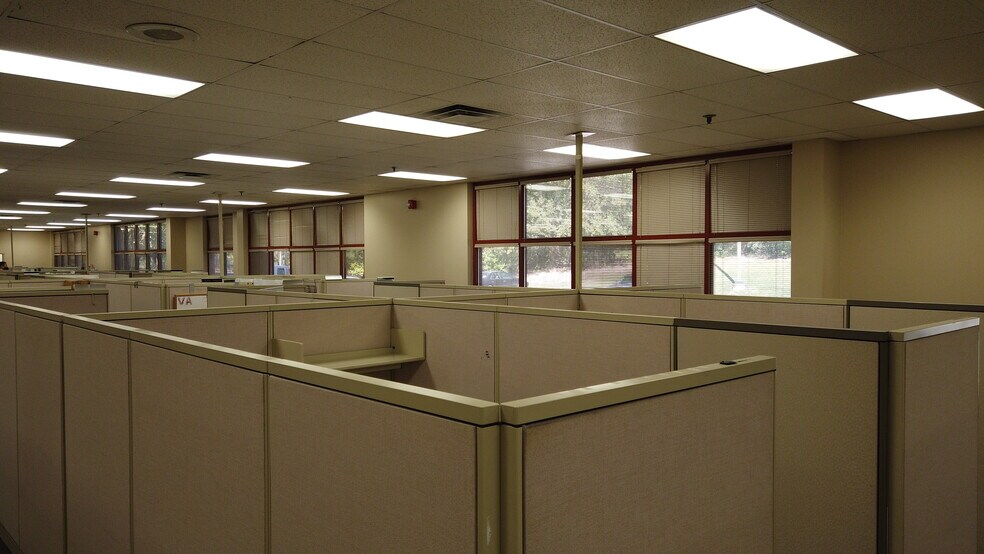 More Photos Of 5 Corporate Ridge Pkwy, Columbus Office For Lease