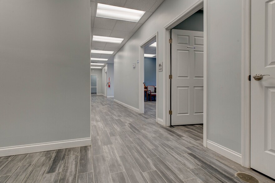 More Photos Of 270 Evans Ave, Mount Sterling Medical For Lease