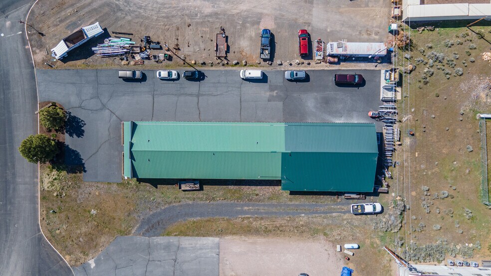 More Photos Of 723 N Curtis Ct, Sisters Industrial For Sale