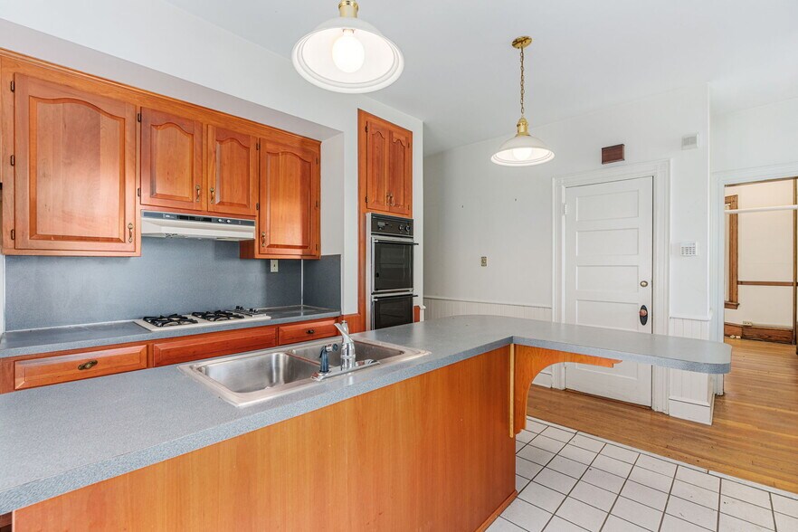 More Photos Of 313 E Broad St, Bethlehem Apartments For Sale