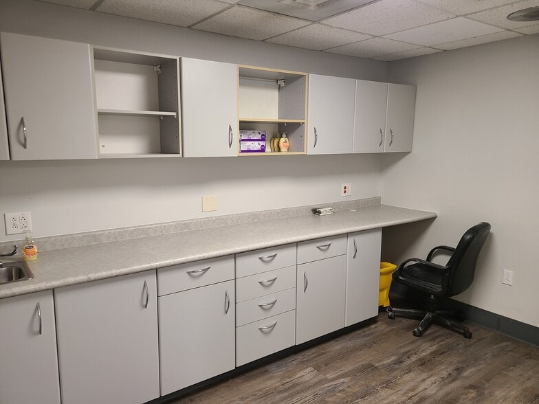 More Photos Of 131 N 5th St, Reading Office Residential For Lease