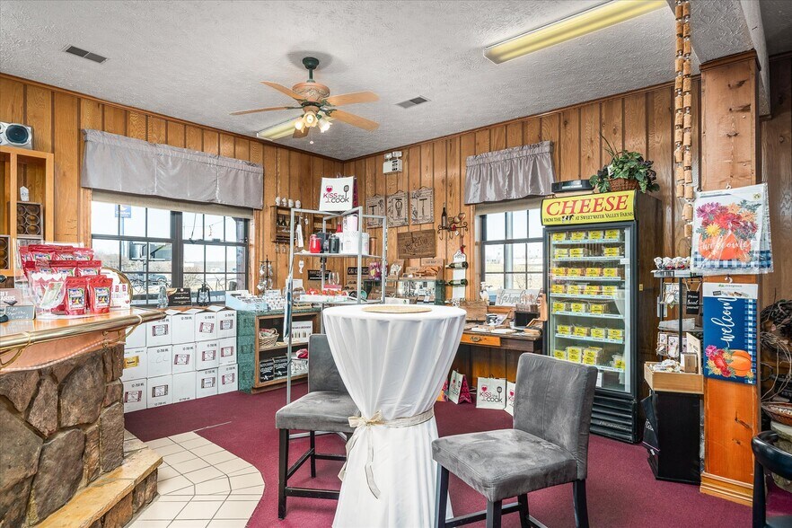 More Photos Of 78 Chestnut Hill Rd, Crossville Freestanding For Sale