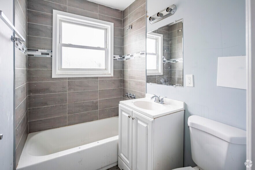 More Photos Of 2844 Langston Pl SE, Washington Apartments For Sale