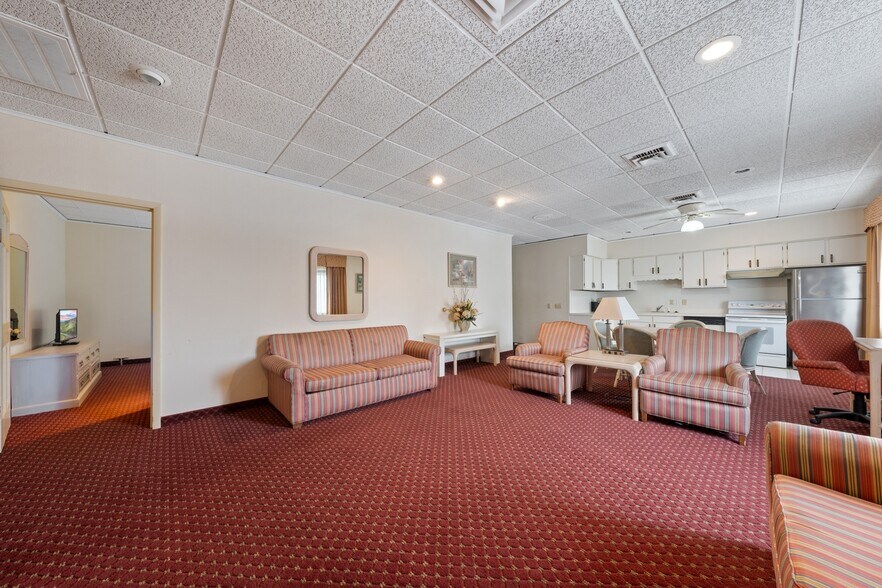 More Photos Of 1530 Cleveland Rd, Sandusky Hotel For Sale