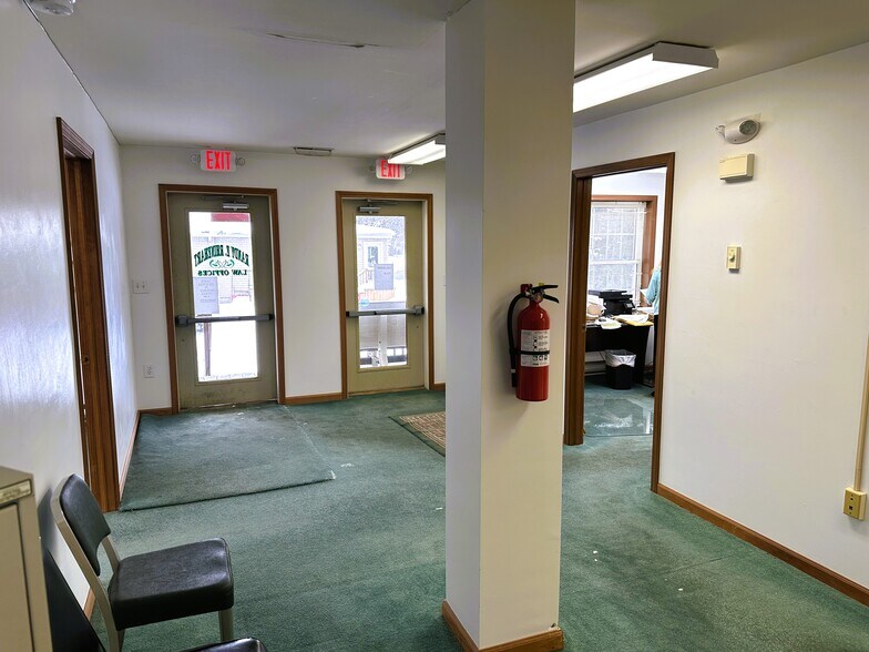 More Photos Of 15 Dunham Ave, Jamestown Medical For Lease
