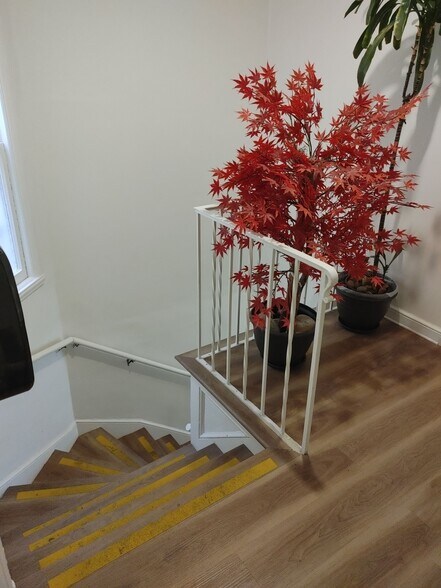 More Photos Of 1842 Noriega St, San Francisco Storefront Retail Office For Lease