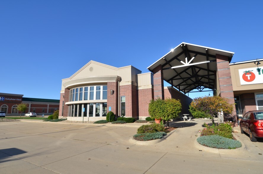 More Photos Of 1065-1067 N Center Point Rd, Hiawatha Office For Sale