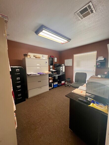 More Photos Of 766 Deltona Blvd, Deltona Flex For Sale