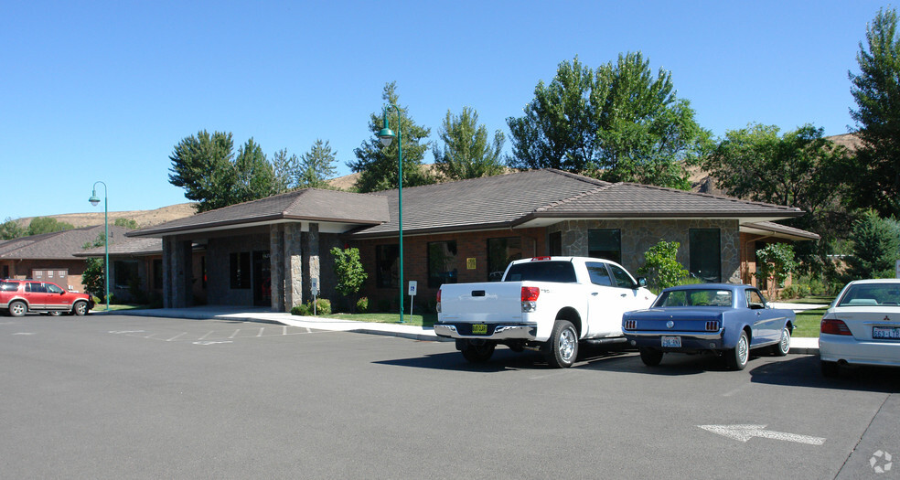 Primary Photo Of 1425 Lakeside Ct, Yakima Medical For Lease