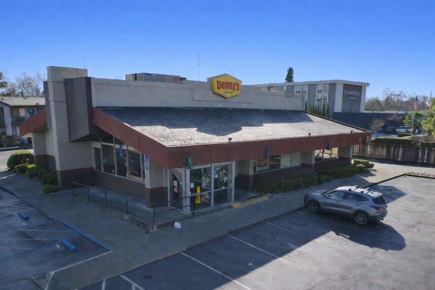 More Photos Of 675 Manzanita Ct, Chico Restaurant For Sale