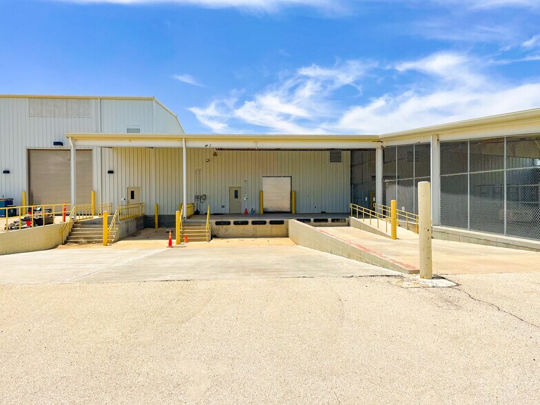 More Photos Of 2625 Co 180 rd, Garden City Manufacturing For Sale