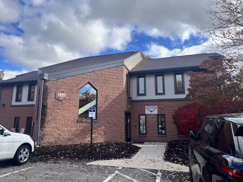 Primary Photo Of 1300 Old Pond Rd, Bridgeville Office For Lease