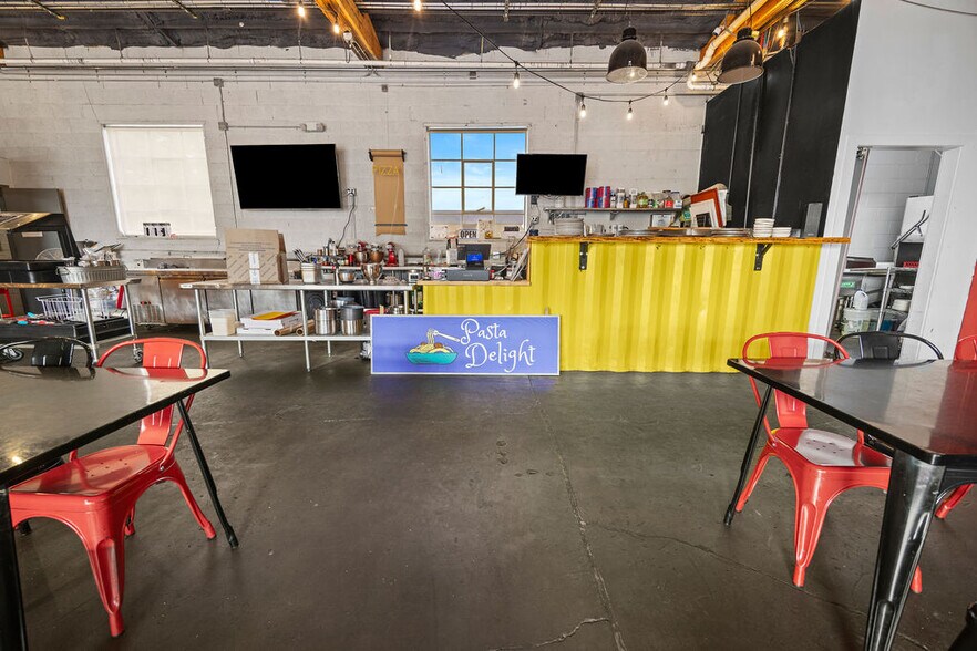 More Photos Of 1589 W Victory Way, Craig Flex For Sale