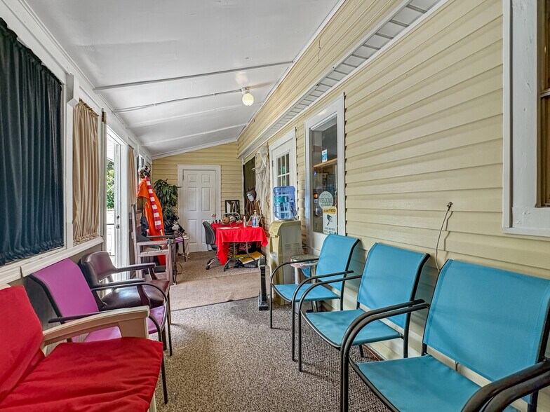 More Photos Of 1505 S Hwy 95A, Cantonment Freestanding For Sale