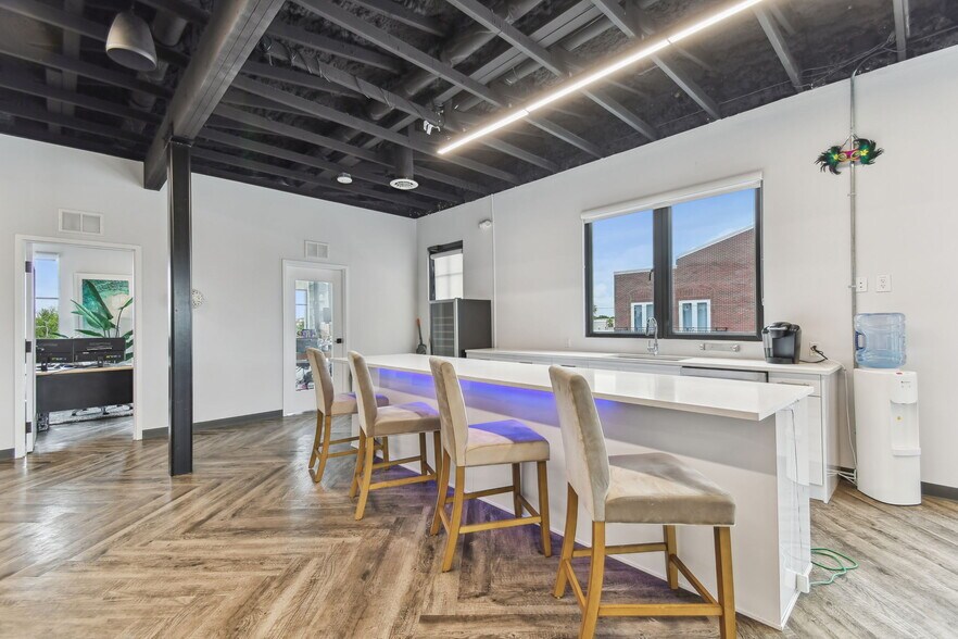More Photos Of 1919 E 6th Ave, Tampa Office For Sale