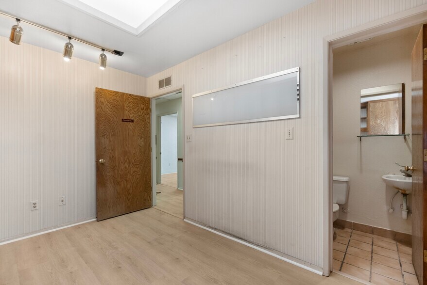 More Photos Of 361-397 N San Jacinto St, Hemet Medical For Sale