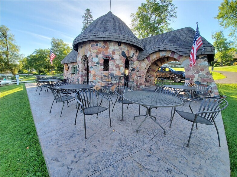 More Photos Of 2855 29th Ave, Birchwood Restaurant For Sale