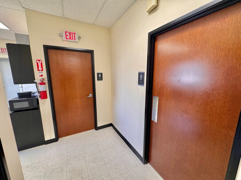 More Photos Of 4844 CR 430, Pleasanton Warehouse For Sale