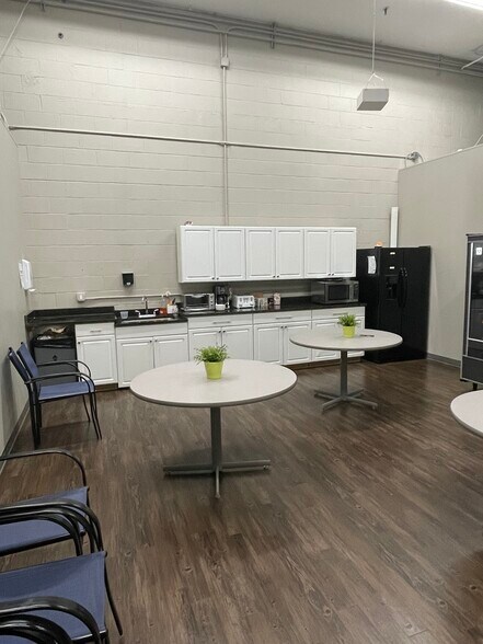 More Photos Of 5317 Peachtree Blvd, Chamblee Specialty For Sale