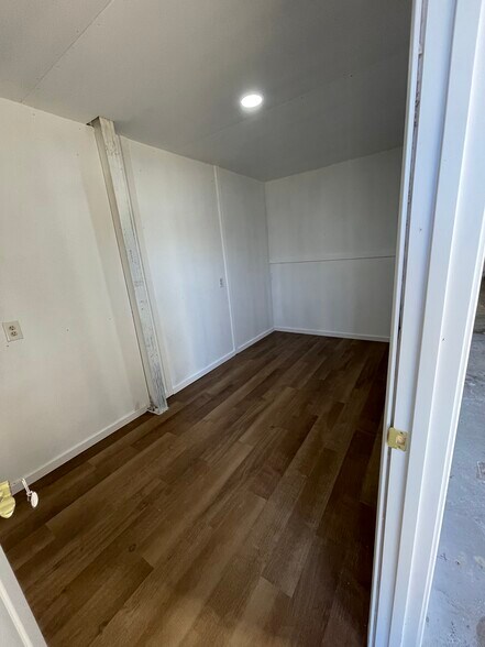 More Photos Of 109-133 William Jolley Dr, Spartanburg Manufacturing For Sale