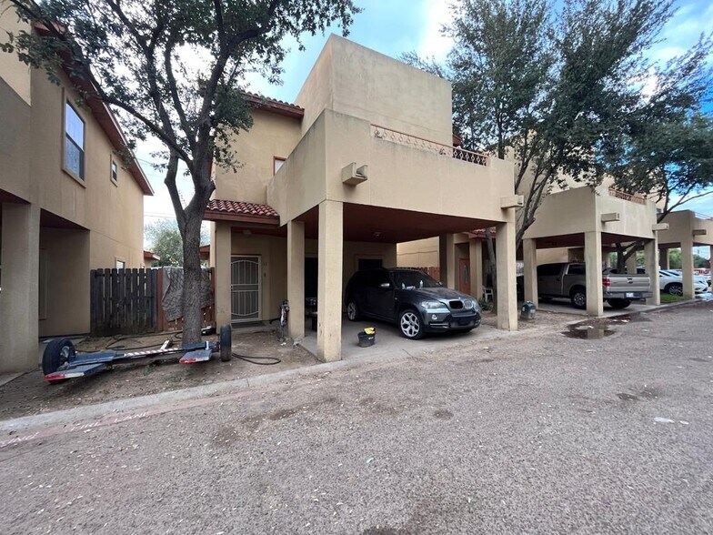 More Photos Of 101 E Calton Rd, Laredo Apartments For Sale
