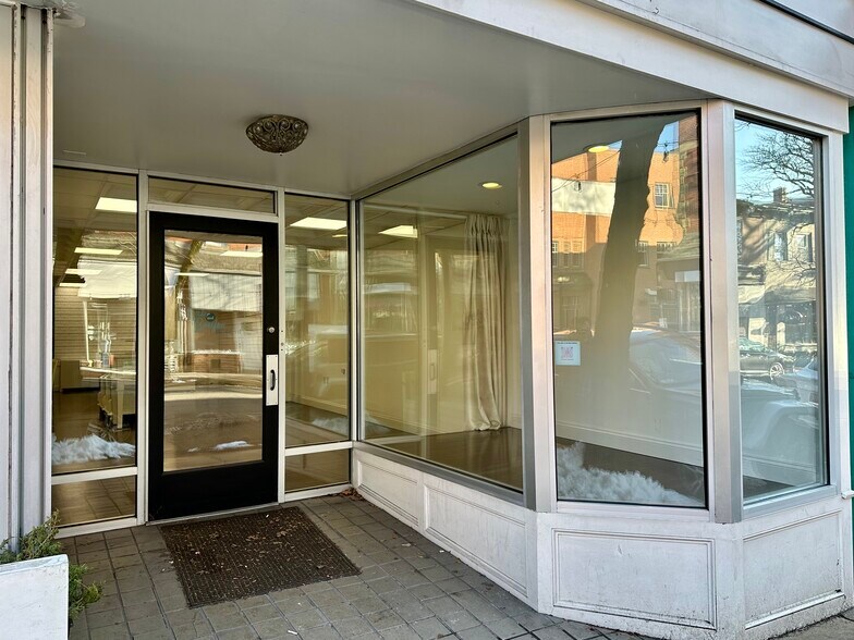 Primary Photo Of 106 W State St, Kennett Square Storefront Retail Office For Lease