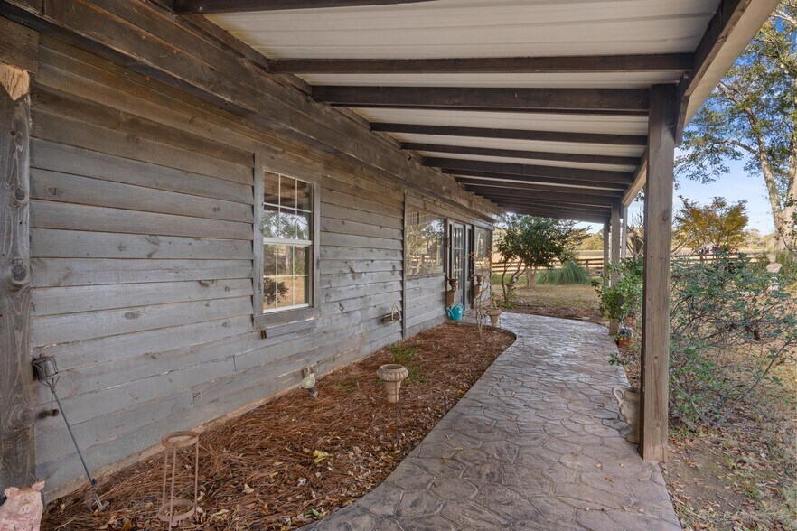 More Photos Of 607 Butts Mill Rd, Pine Mountain General Retail For Sale