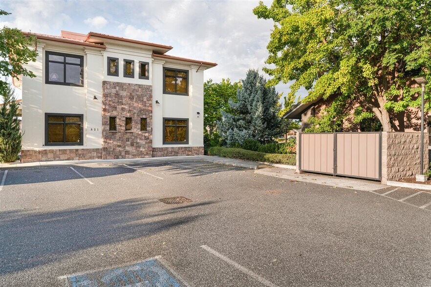 More Photos Of 817 Ohare Pky, Medford Loft Creative Space For Sale