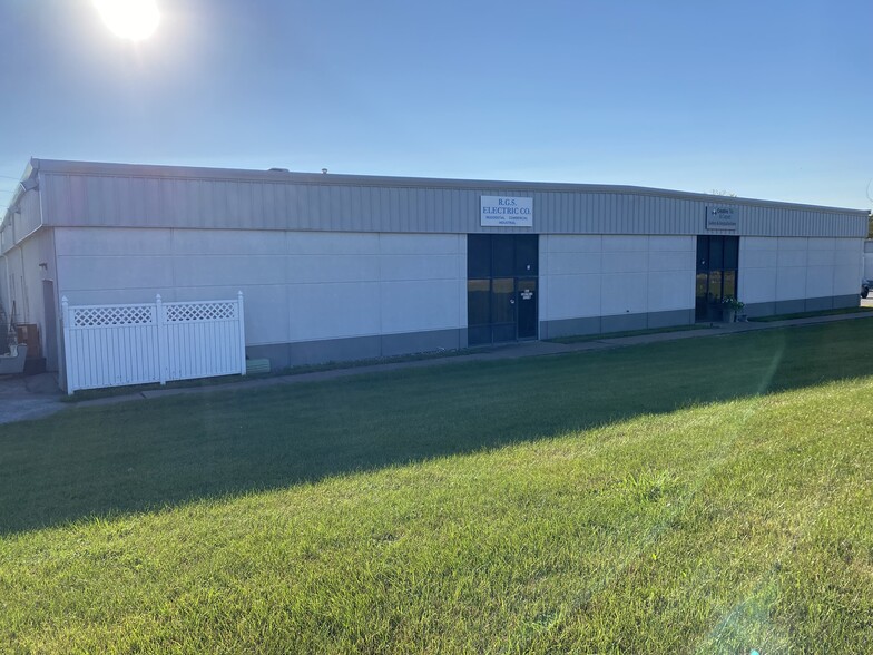 Primary Photo Of 5107-5114 Tremont Ave, Davenport Warehouse For Lease