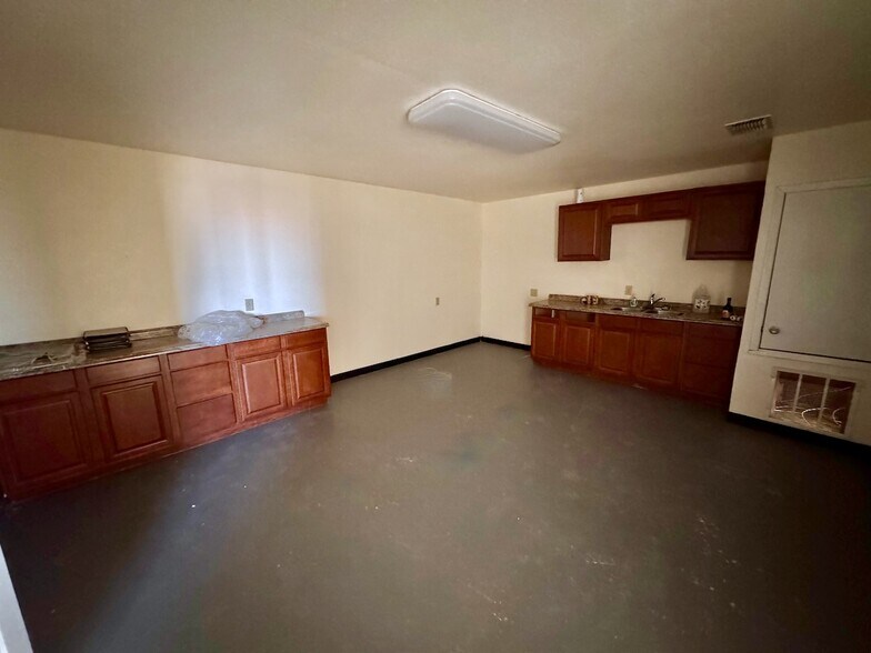 More Photos Of 101 Rancho Grande, Floresville Service For Sale