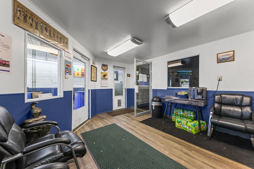 More Photos Of 44 E Harrison St, Alliance Carwash For Sale