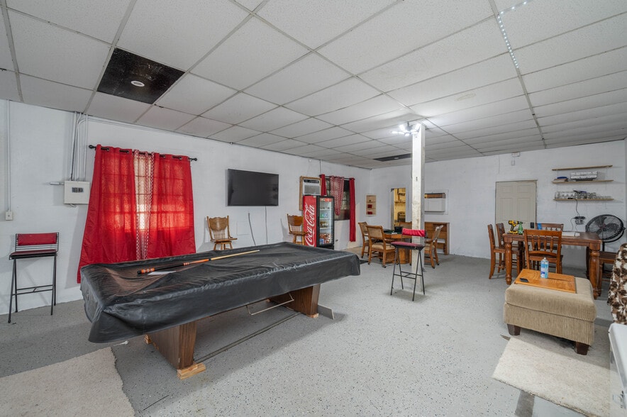 More Photos Of 322 S Scenic Hwy, Lake Wales General Retail For Sale