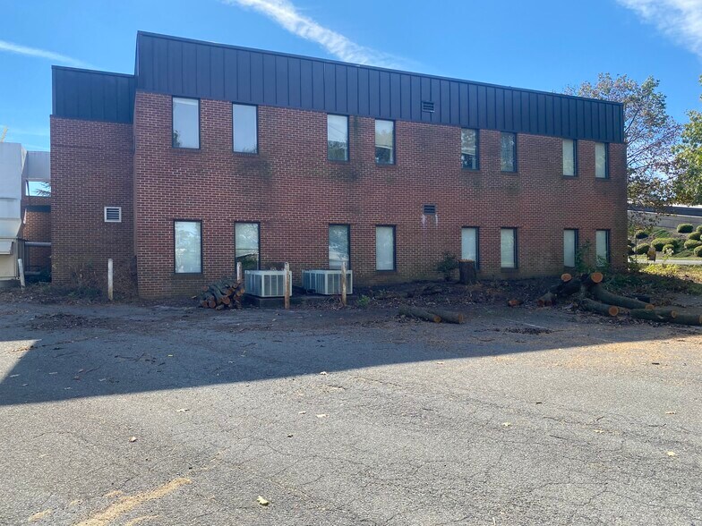 More Photos Of 1050 Spring St, Wyomissing Medical For Lease