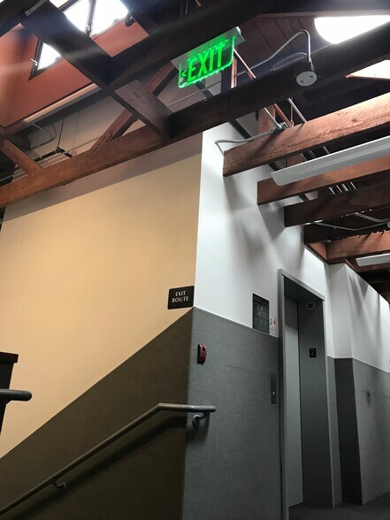 More Photos Of 6750 Hollywood Blvd, Los Angeles Storefront Retail Office For Lease
