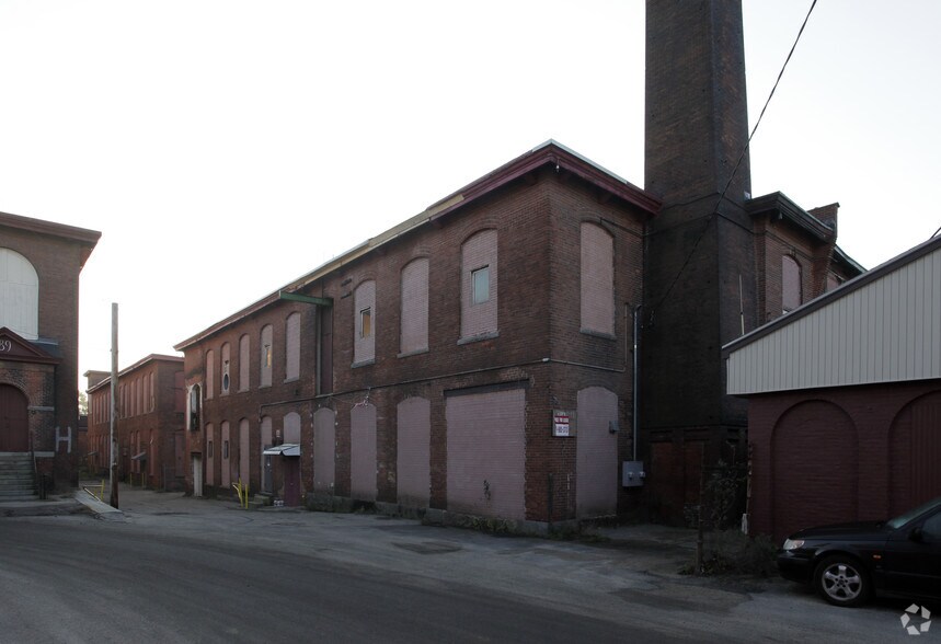 More Photos Of 7 Dunnell Ln, Pawtucket Warehouse For Lease