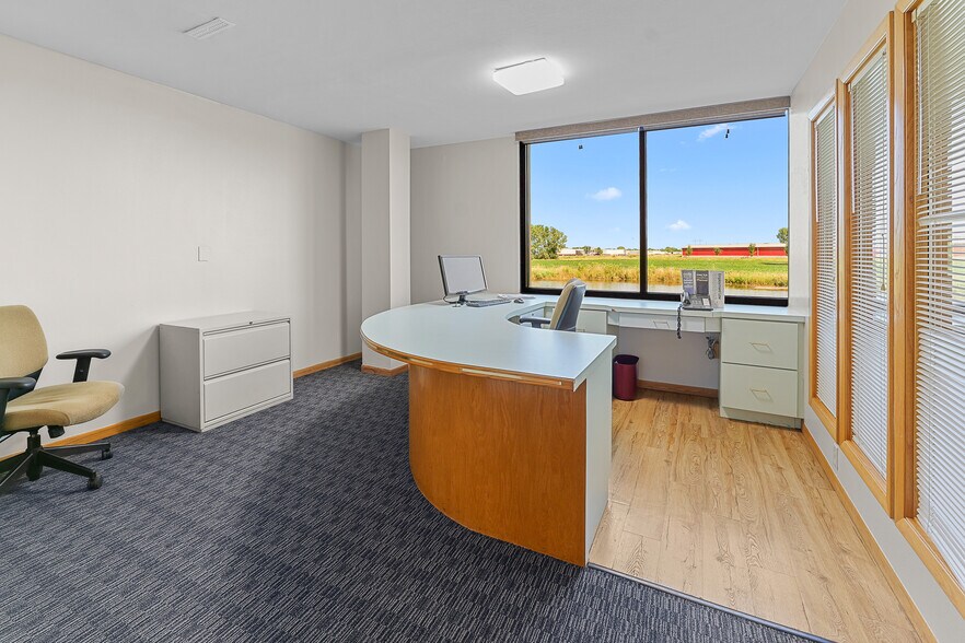 More Photos Of 560 Rolling Meadows, Fond Du Lac Light Distribution For Sale