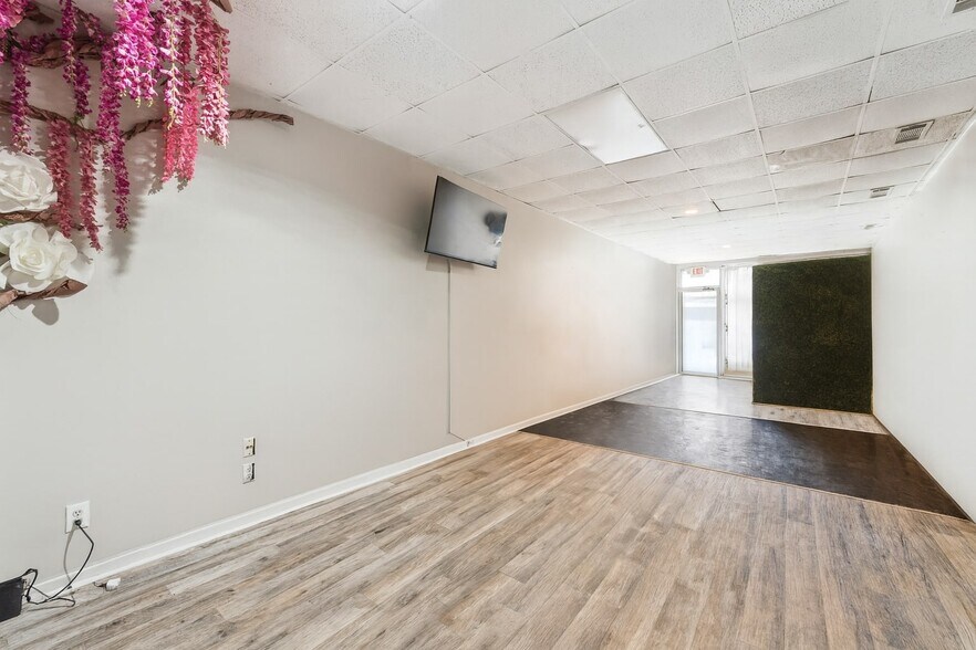 More Photos Of 5866 Love St, Austell Storefront For Sale