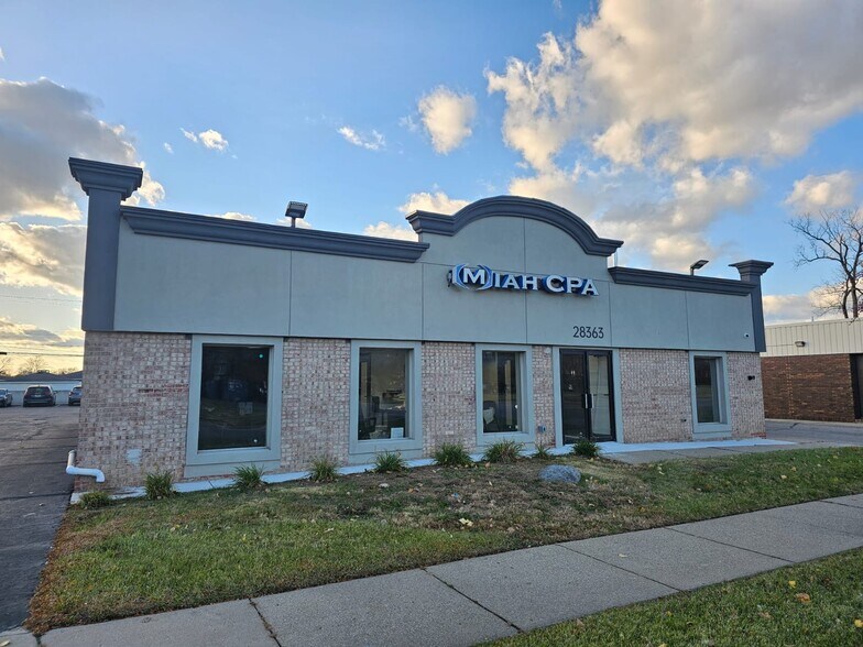Primary Photo Of 28363 Hoover Rd, Warren Office For Lease