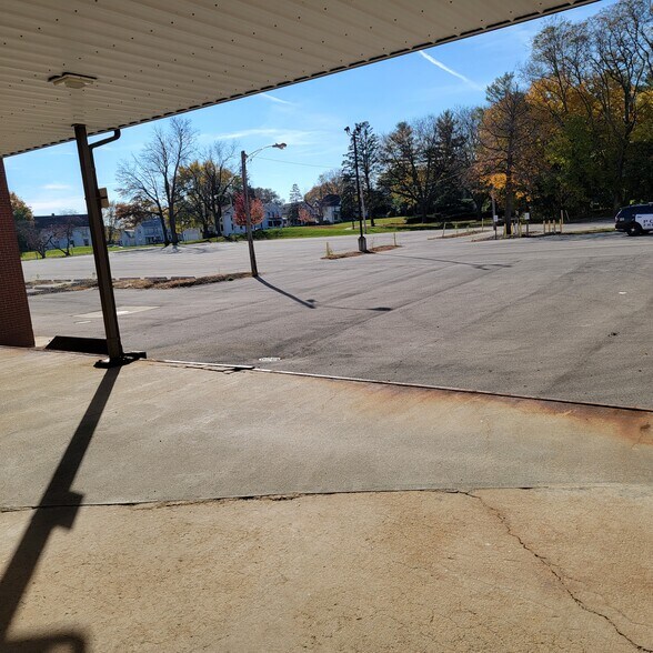 More Photos Of 500 Economy Ct, Freeport Office For Lease